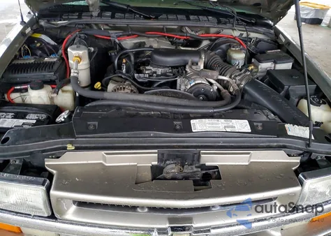 1999 Chevrolet Blazer z USA, uszkodzony, nr VIN 1GNCS13W7X2165451